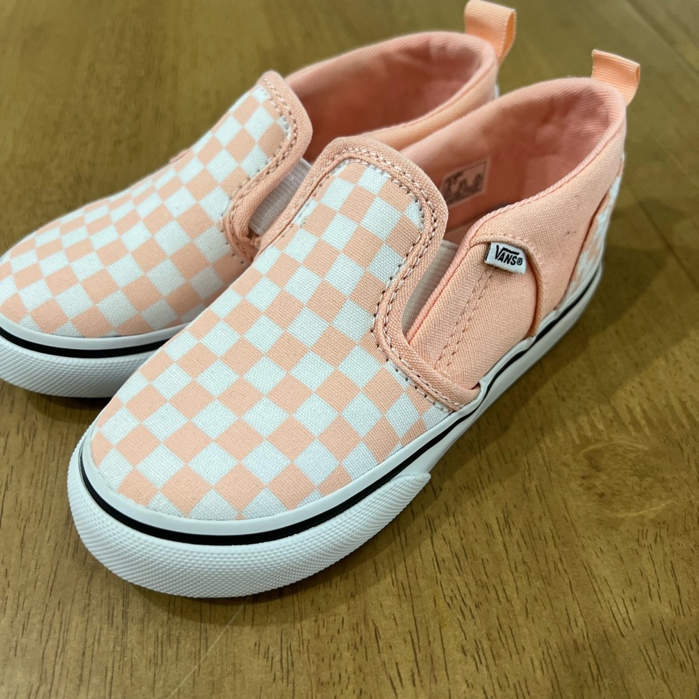 Vans Kids Slip-On Sneakers - Peach and White Checkered - toddler size 9 / NEW